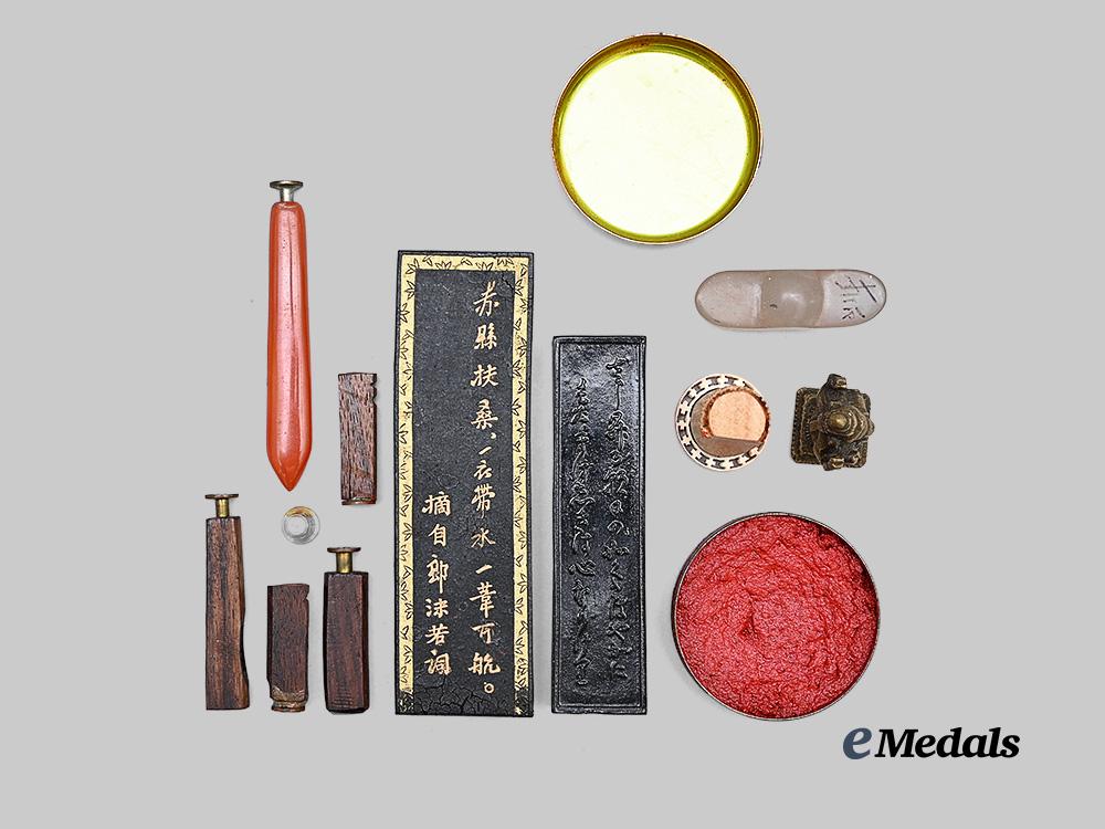 japan,_empire._a_lot_of_ink&_calligraphy_pieces_e_medals__w8701_6