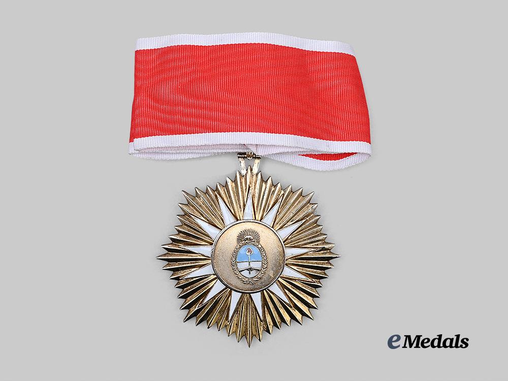 argentina,_republic._an_order_of_may,_commander,_c.1960_e_medals__w8713_4