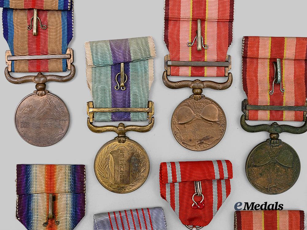 japan,_empire._a_lot_of_decorations&_medals_e_medals__w8716_10