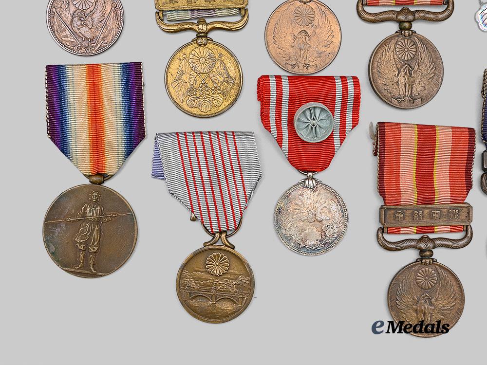 japan,_empire._a_lot_of_decorations&_medals_e_medals__w8716_4
