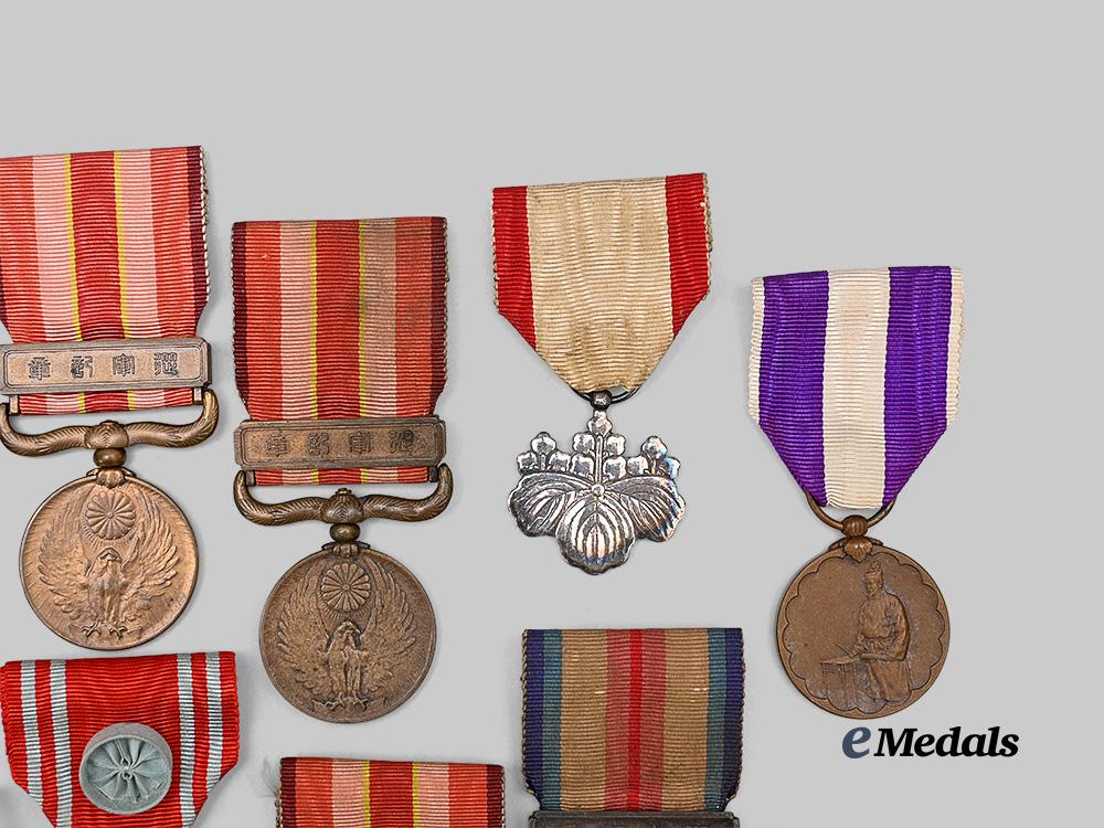 japan,_empire._a_lot_of_decorations&_medals_e_medals__w8716_6