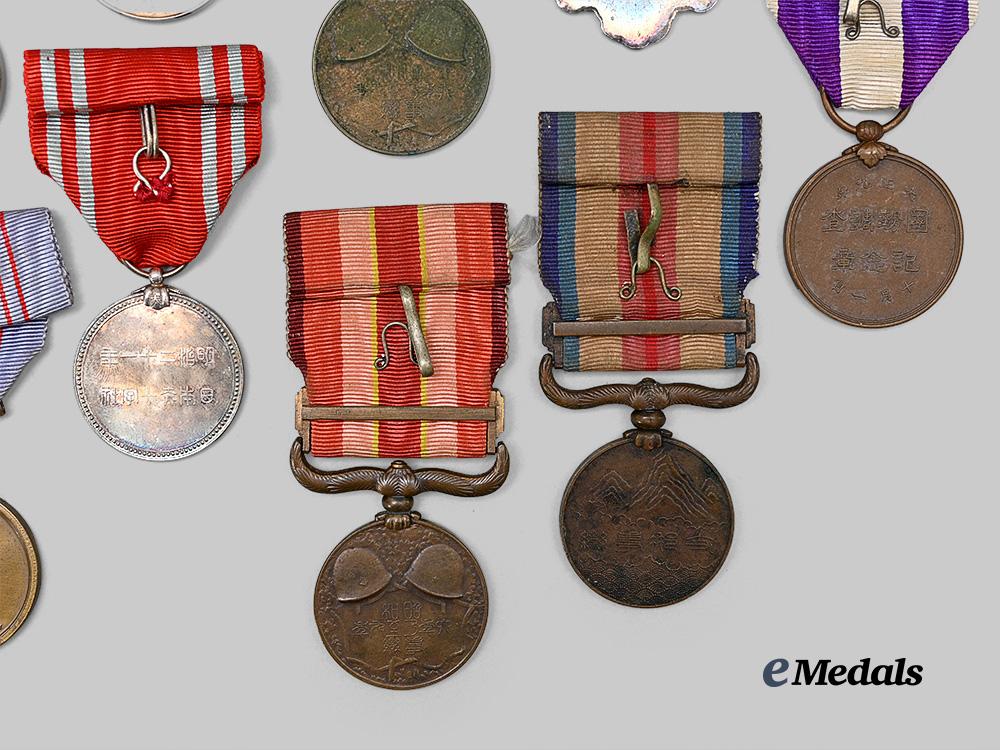 japan,_empire._a_lot_of_decorations&_medals_e_medals__w8716_8