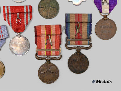japan,_empire._a_lot_of_decorations&_medals_e_medals__w8716_8