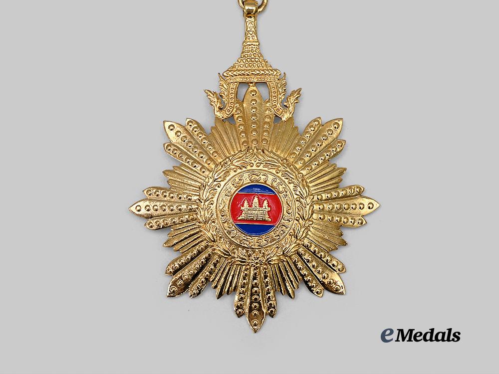 cambodia,_kingdom._a_medal_of_national_merit,_collar_chain_with_star,_modern_issue_e_medals__w8732_4