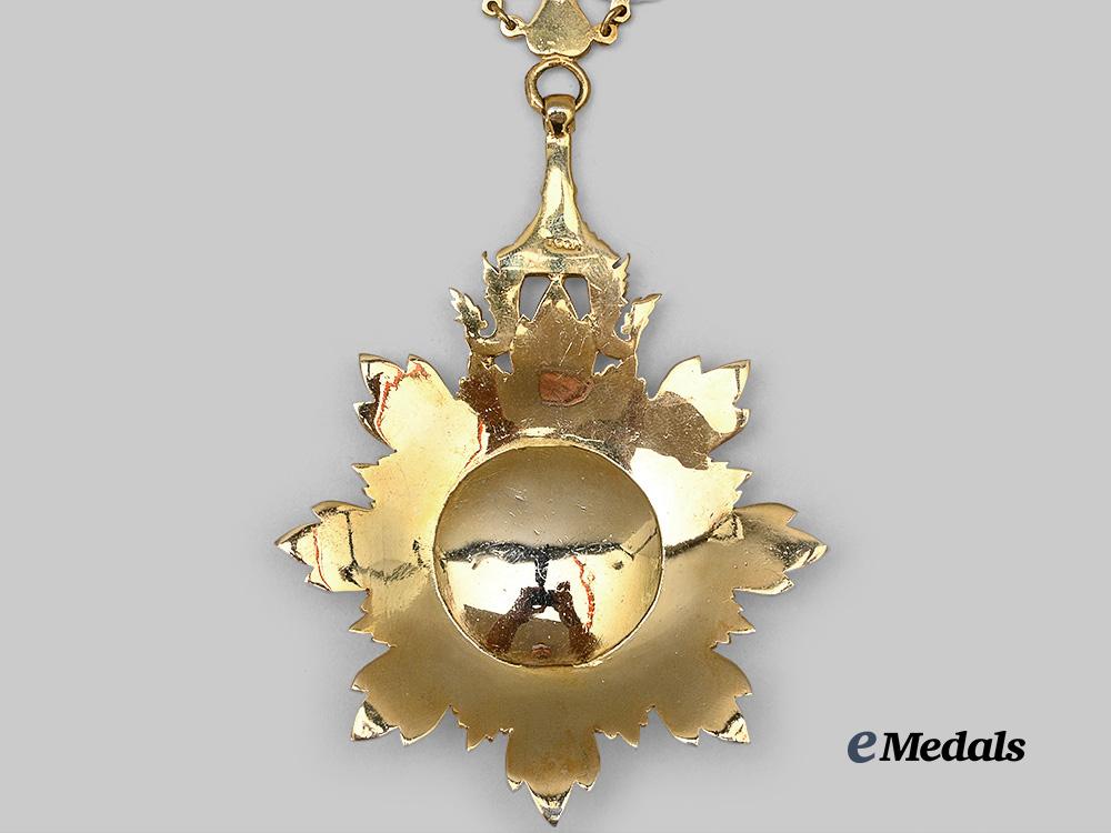 cambodia,_kingdom._a_medal_of_national_merit,_collar_chain_with_star,_modern_issue_e_medals__w8732_8