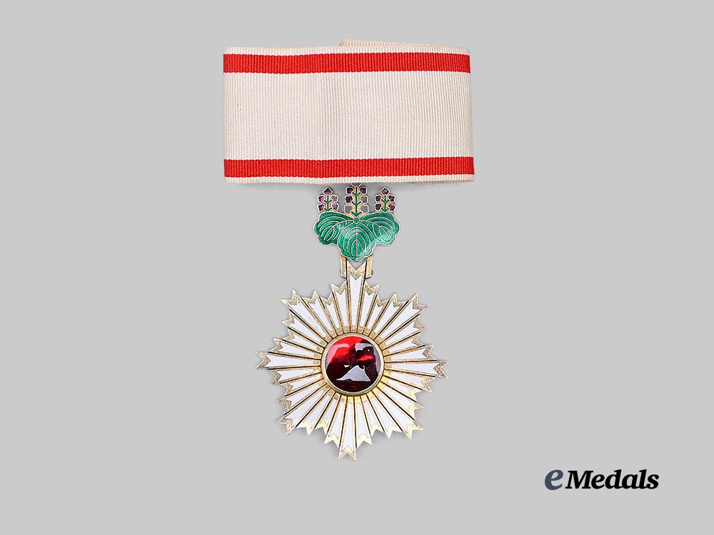 japan,_empire._an_order_of_the_rising_sun,_i_i_i_class_in_case_e_medals__w8733_7