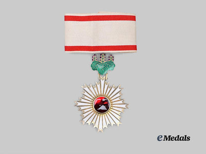 japan,_empire._an_order_of_the_rising_sun,_i_i_i_class_in_case_e_medals__w8733_7