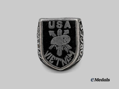 united_states._a_vietnam_special_forces_ring_e_medals__w8735_2