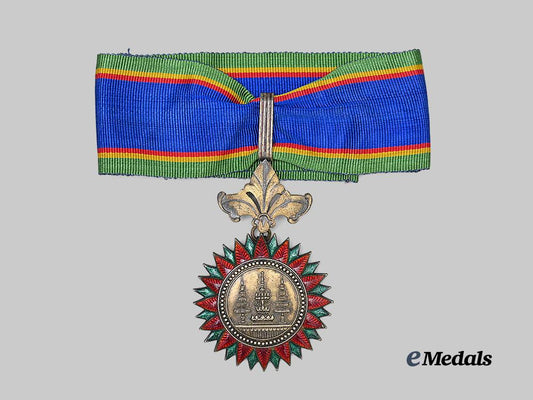 thailand,_kingdom._a_most_noble_order_of_the_crown_of_thailand,_i_i_i._class_commander,_c.1935_e_medals__w8744_2