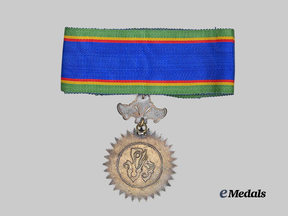 thailand,_kingdom._a_most_noble_order_of_the_crown_of_thailand,_i_i_i._class_commander,_c.1935_e_medals__w8744_4