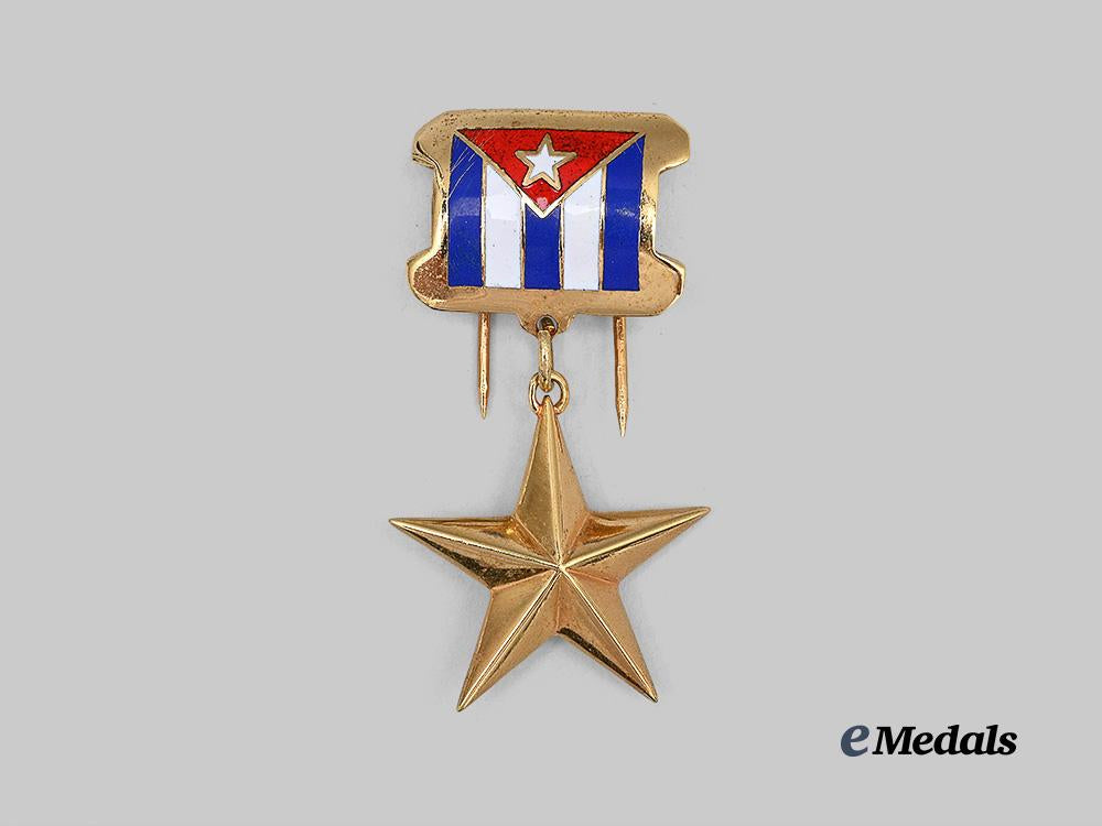 cuba._hero_of_the_republic_of_cuba_award_to_brigadier_general_víctor_e._schueg_colás._e_medals__w8748_3