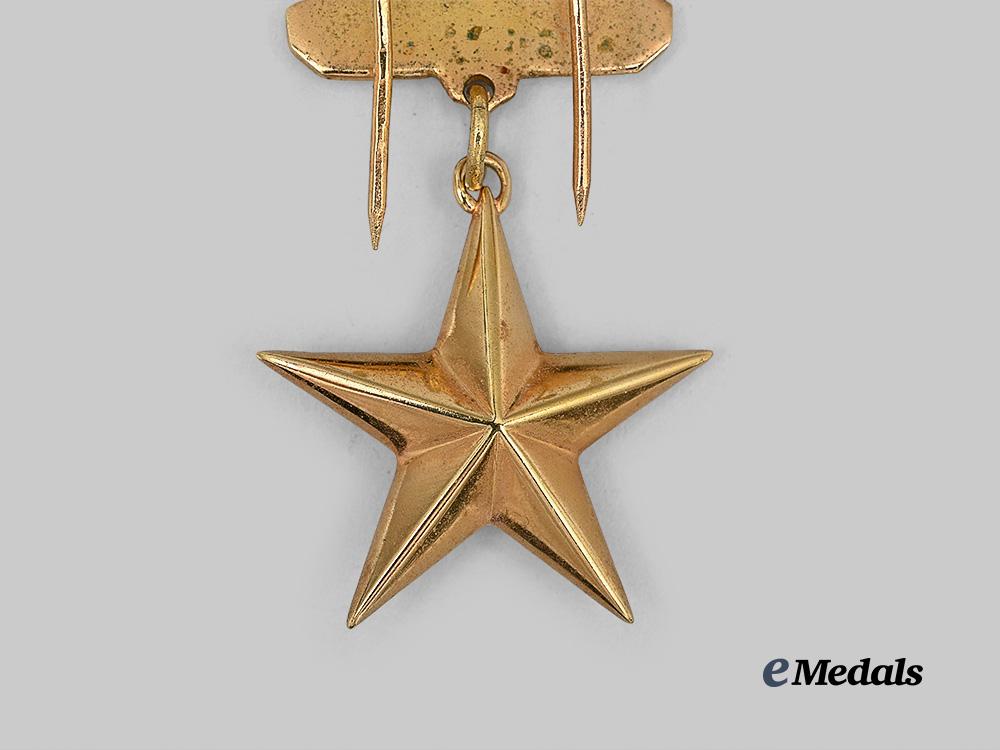 cuba._hero_of_the_republic_of_cuba_award_to_brigadier_general_víctor_e._schueg_colás._e_medals__w8748_6
