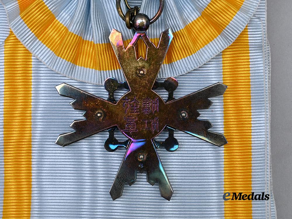 japan,_imperial._an_order_of_the_sacred_treasure,_grand_cross_to_romanian_diplomat_george_stoicescue,_stationed_in_japan,1930s_e_medals__w8760_6