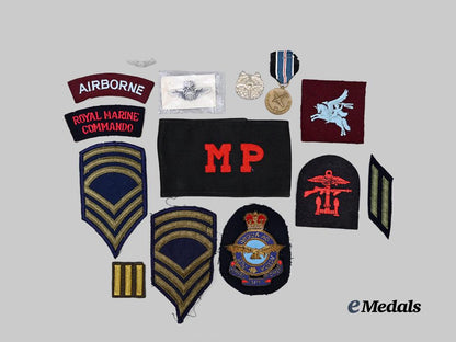 united_states._a_lot_of_insignia&_badges_e_medals__w8765_2
