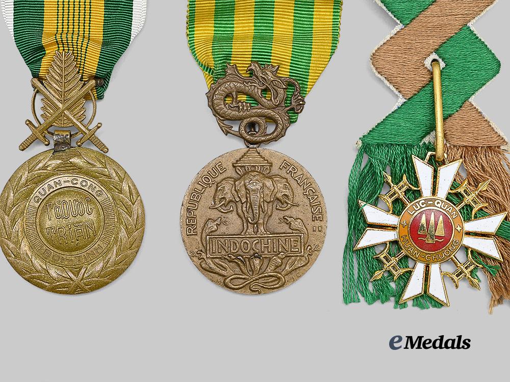 vietnam,_republic._a_lot_of_awards&_medals_e_medals__w8780_3