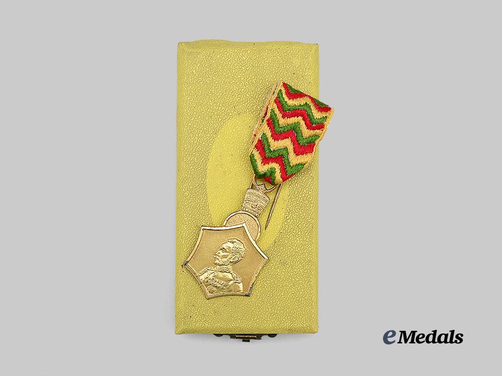 ethiopia,_kingdom._a_rare_military_academy_medal,_first_class_gold_grade,_c.1955_e_medals__w8787_4