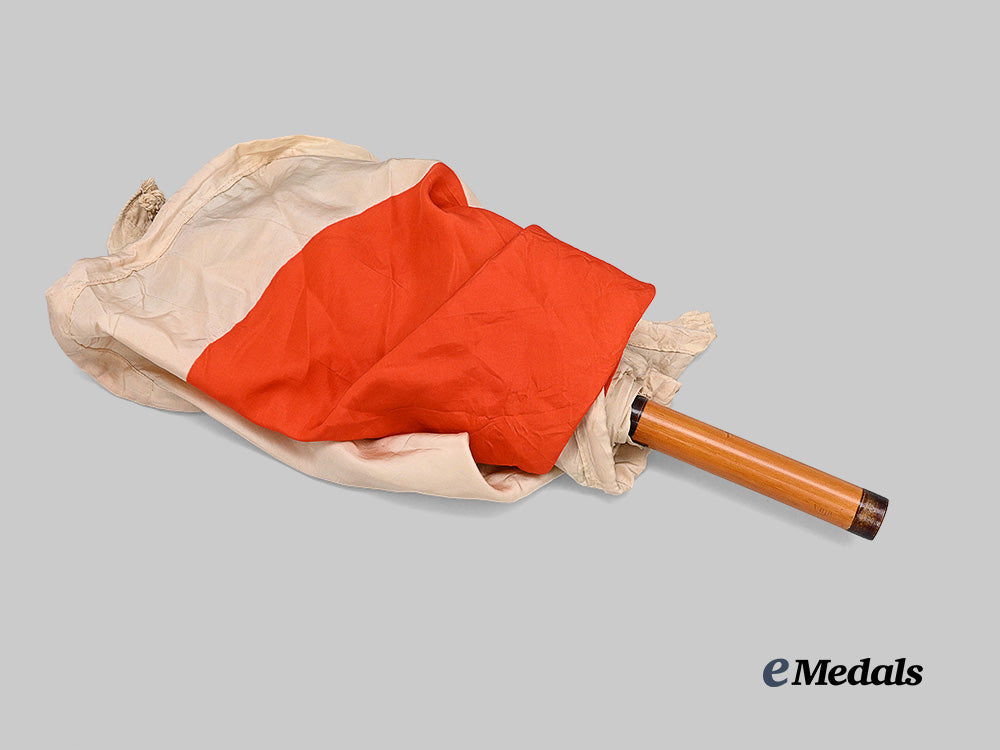 japan,_empire._a_pilots_flotation_flag_with_pole,_c.1940_e_medals__w8791_3
