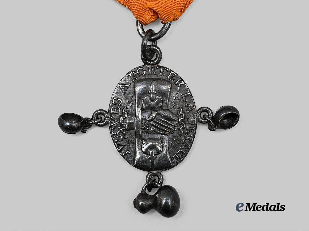 united_states._a_holland_society_of_new_york_membership_badge,_by_tiffany,_c.1890_e_medals__w8795_5