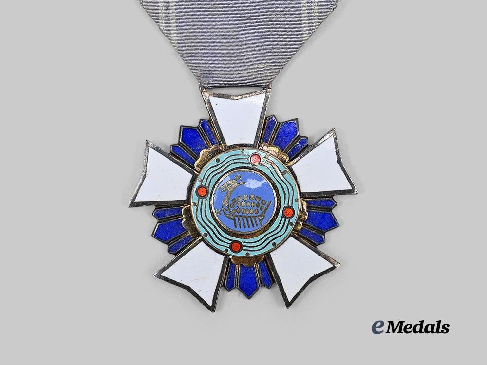 korea,_republic._an_order_of_military_merit,"_chungmu"_i_i_i_class_badge_e_medals__w8801_3