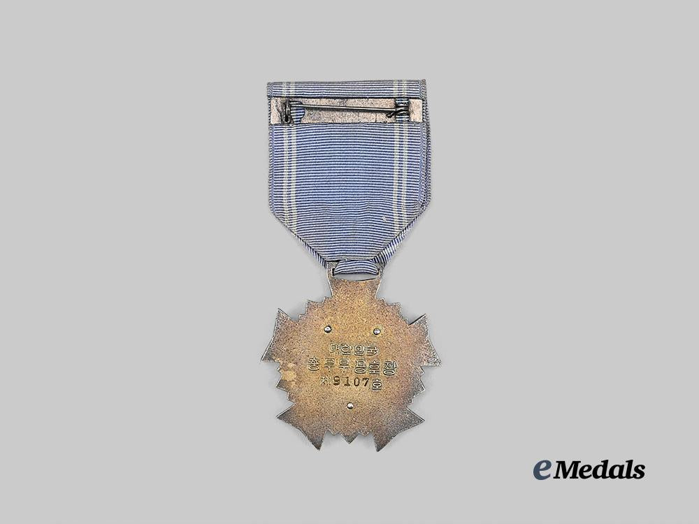 korea,_republic._an_order_of_military_merit,"_chungmu"_i_i_i_class_badge_e_medals__w8801_4