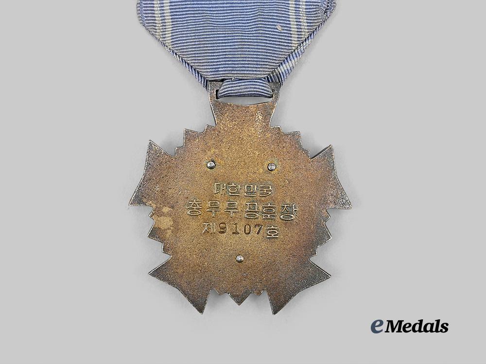 korea,_republic._an_order_of_military_merit,"_chungmu"_i_i_i_class_badge_e_medals__w8801_5