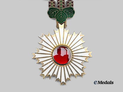 japan,_empire._an_order_of_the_rising_sun,_i_i_i_class_in_case_e_medals__w8807_6