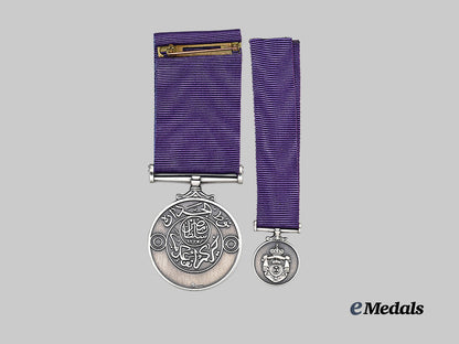 egypt,_arab_republic._a_meritorious_service_medal,_i_i_class,_by_royal_insignia_e_medals__w8827_7