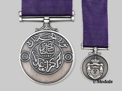 egypt,_arab_republic._a_meritorious_service_medal,_i_i_class,_by_royal_insignia_e_medals__w8827_8