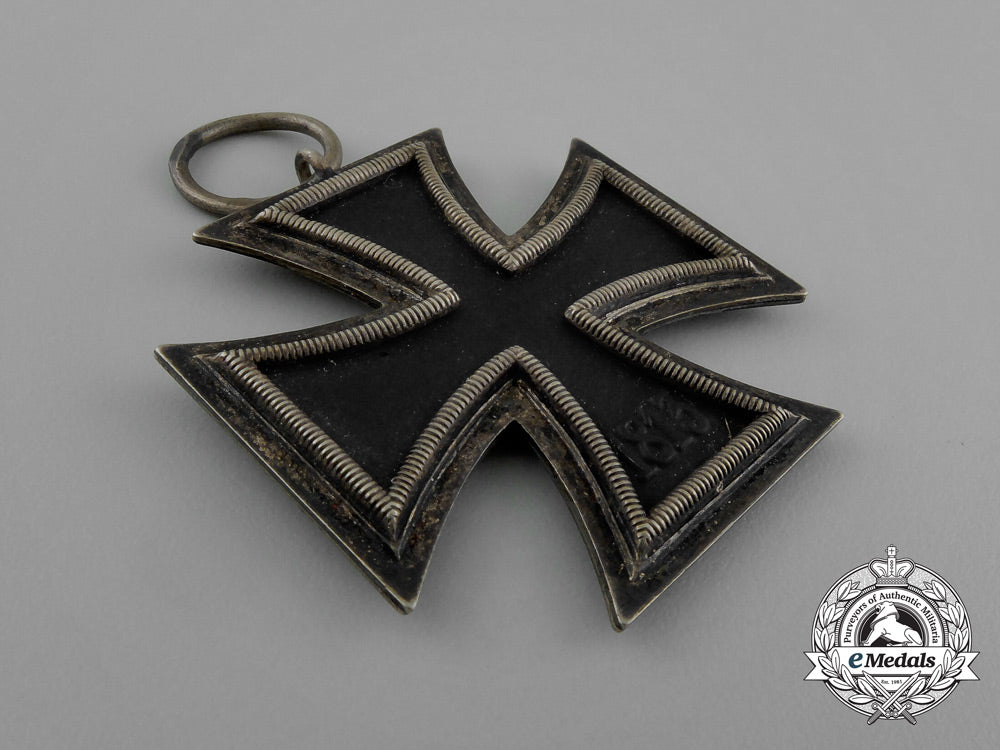 an_austrian_made_iron_cross1939_second_class_by_friedrich_orth_in_its_original_packet_of_issue_e_0038