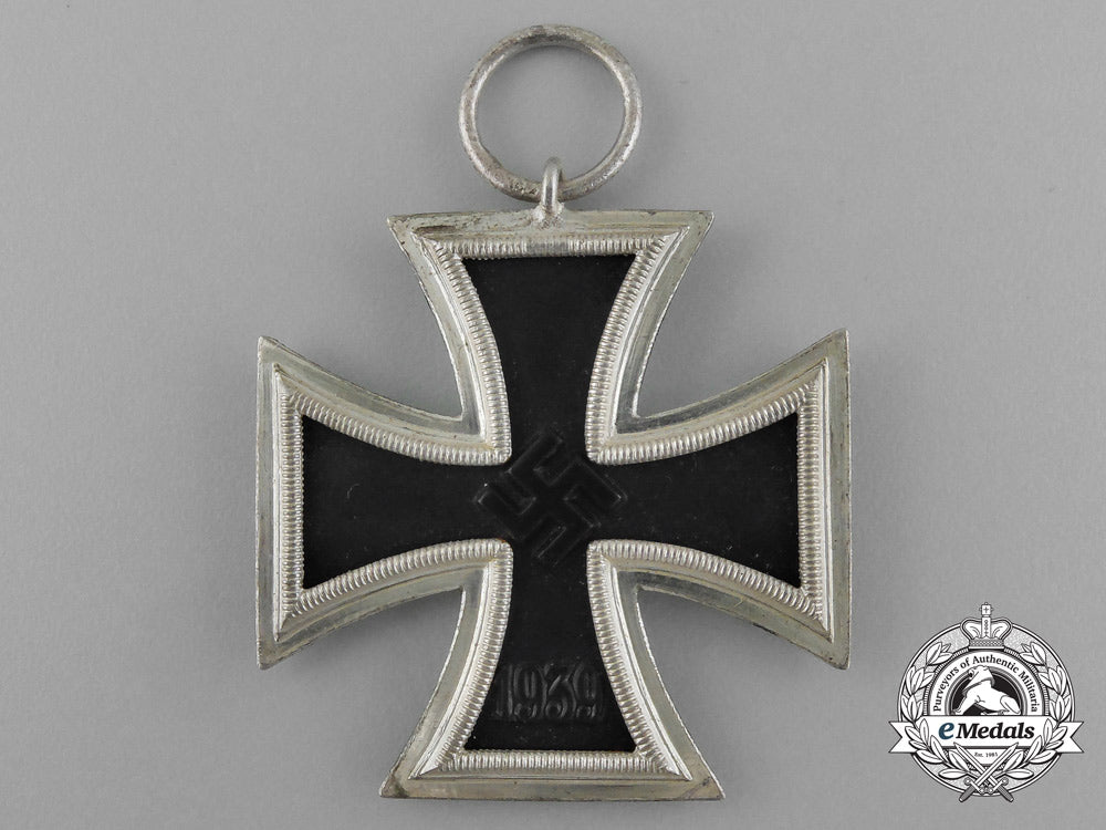 a_mint_iron_cross1939_second_class_by_scarce_maker_berg&_nolte_in_its_original_packet_of_issue_e_0482