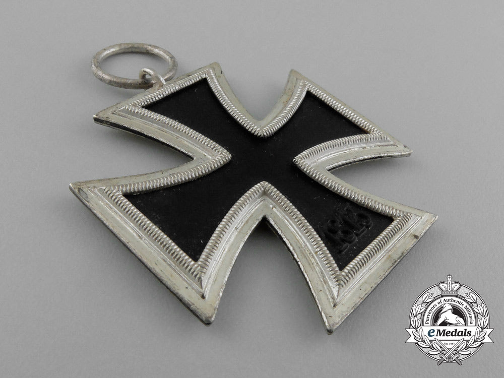 a_mint_iron_cross1939_second_class_by_scarce_maker_berg&_nolte_in_its_original_packet_of_issue_e_0485