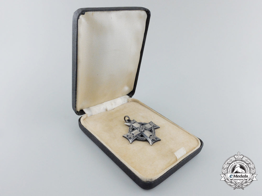 a_second_war_period_memorial_cross_to_a_veteran_of_three_wars_e_057