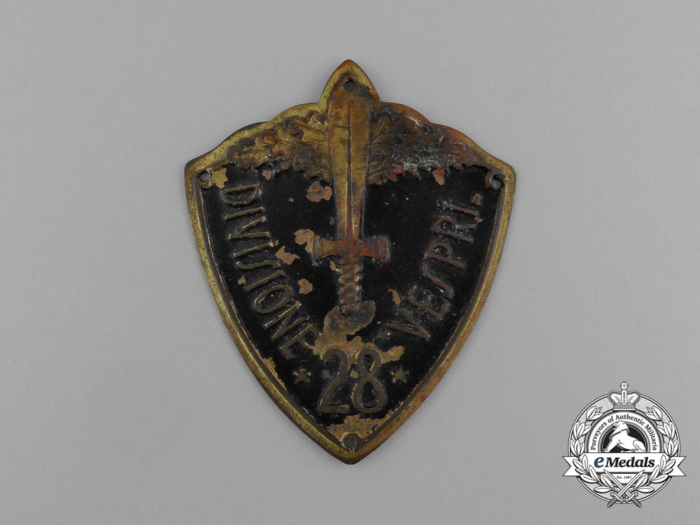 an_italian28_th_infantry_division"_vespri"(28ª_divisione_di_fanteria"_vespri")_sleeve_shield_e_0659_1_1