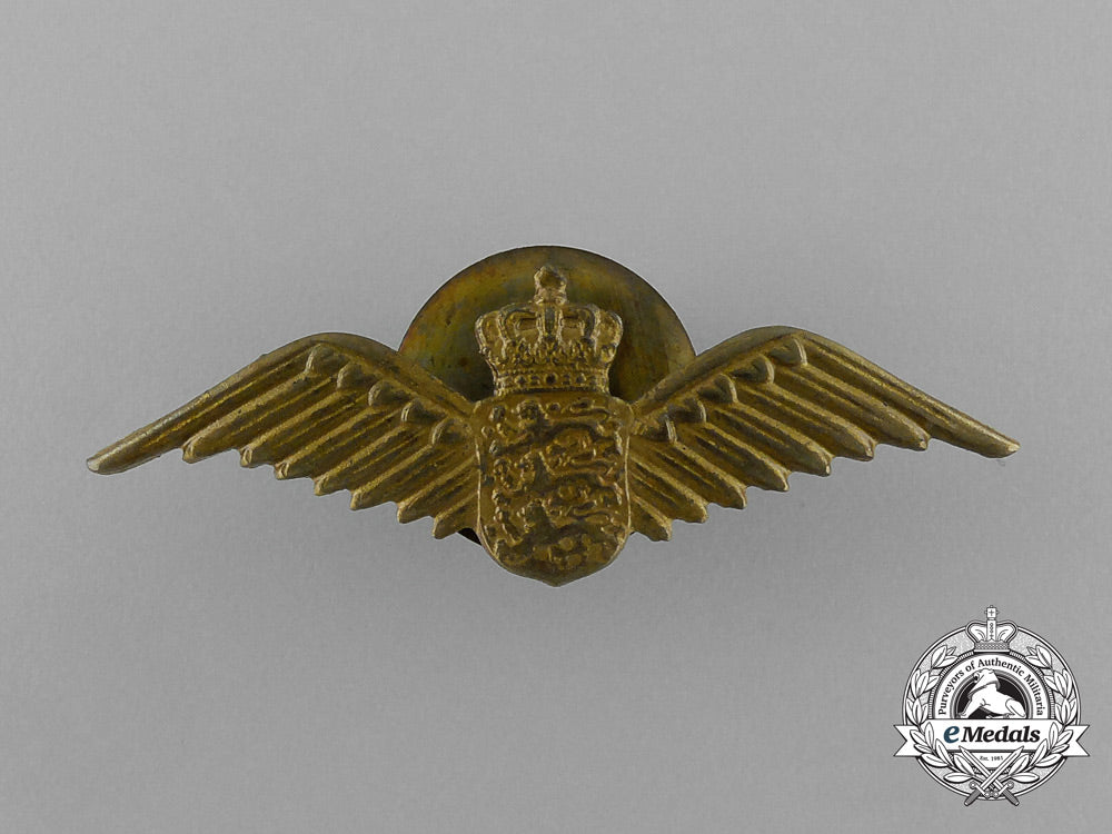 a_royal_danish_air_force_pilot_badge_attributed_to_flight_lieutenant_peter_kampmann_e_0673_1