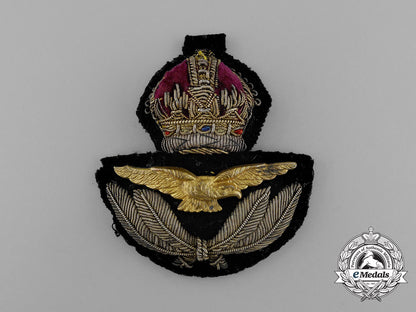 a_royal_canadian_air_force(_rcaf)_officer's_cap_badge_e_0678