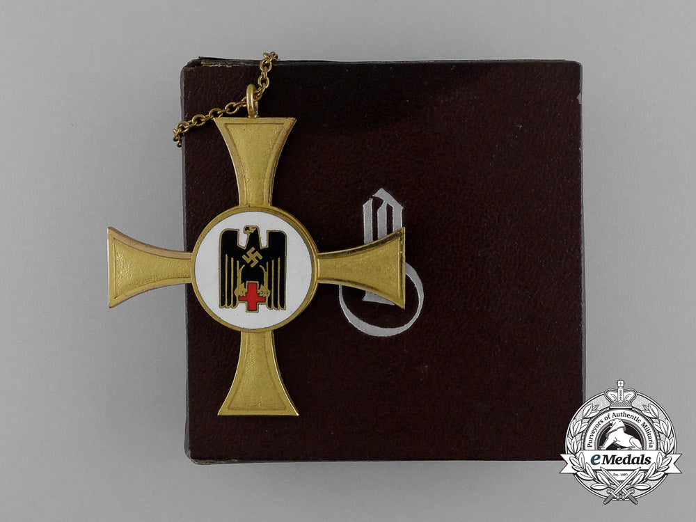 a_gold_grade_drk_german_red_cross_sister’s_cross_in_its_original_case_of_issue_e_0702