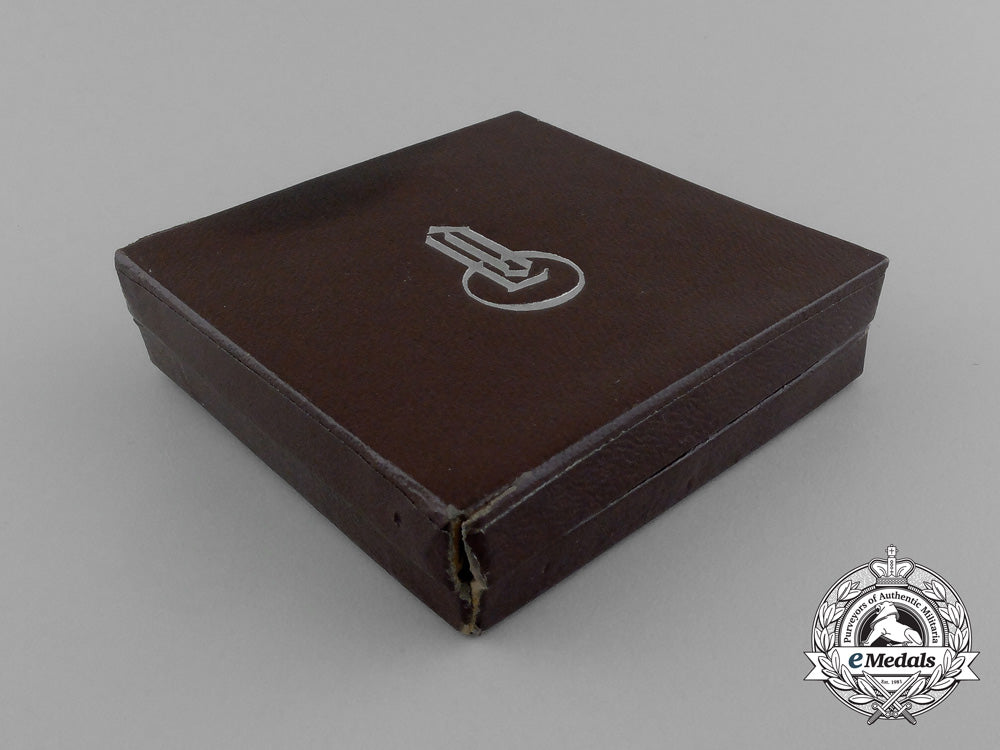 a_gold_grade_drk_german_red_cross_sister’s_cross_in_its_original_case_of_issue_e_0703