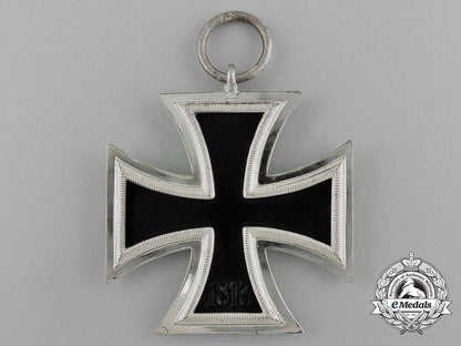 an_absolutely_mint_iron_cross1939_second_class_in_its_original_ldo_case_of_issue_e_0774