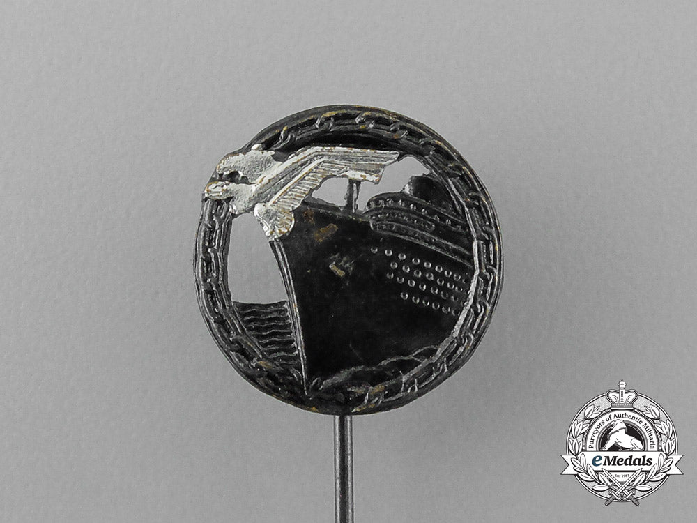 a_blockade_runner_badge_miniature_badge_e_0779