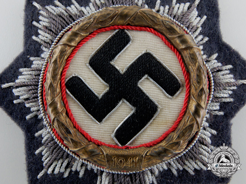 a_luftwaffe_issue_german_cross_in_gold;_cloth_version_e_090_1