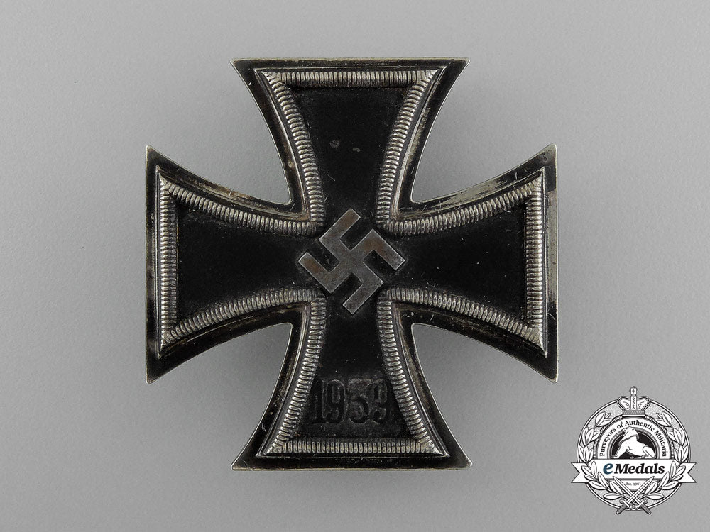 an_iron_cross1939_first_class_by_klein&_quenzer_in_its_original_case_of_issue_e_0952