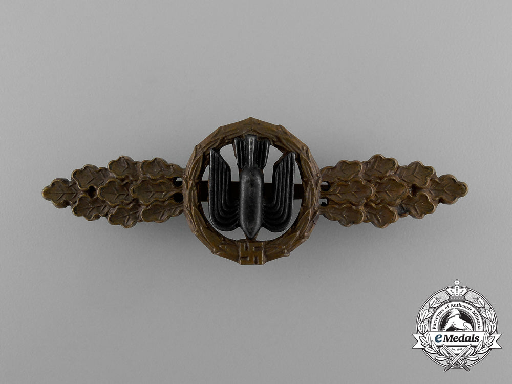 an_early_bronze_grade_luftwaffe_squadron_clasp_for_bomber_pilots_in_its_original_case_of_issue_e_0963