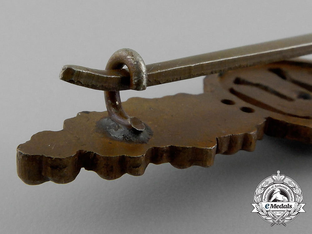 an_early_bronze_grade_luftwaffe_squadron_clasp_for_bomber_pilots_in_its_original_case_of_issue_e_0967