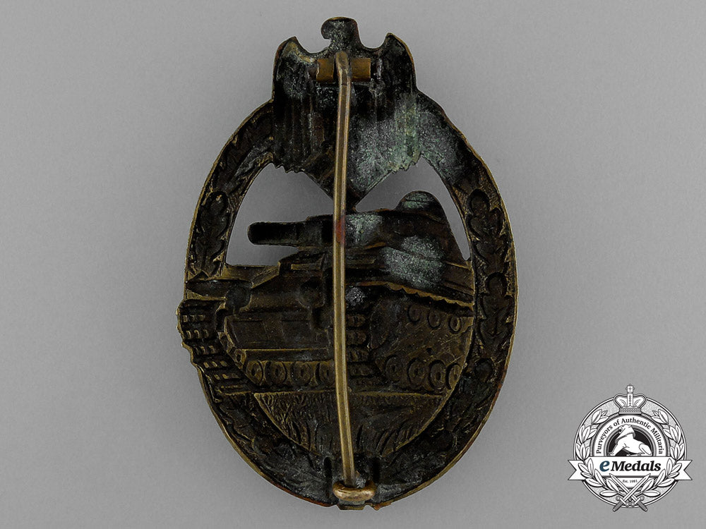 an_early_bronze_grade_tank_badge_in_tombac_e_0976