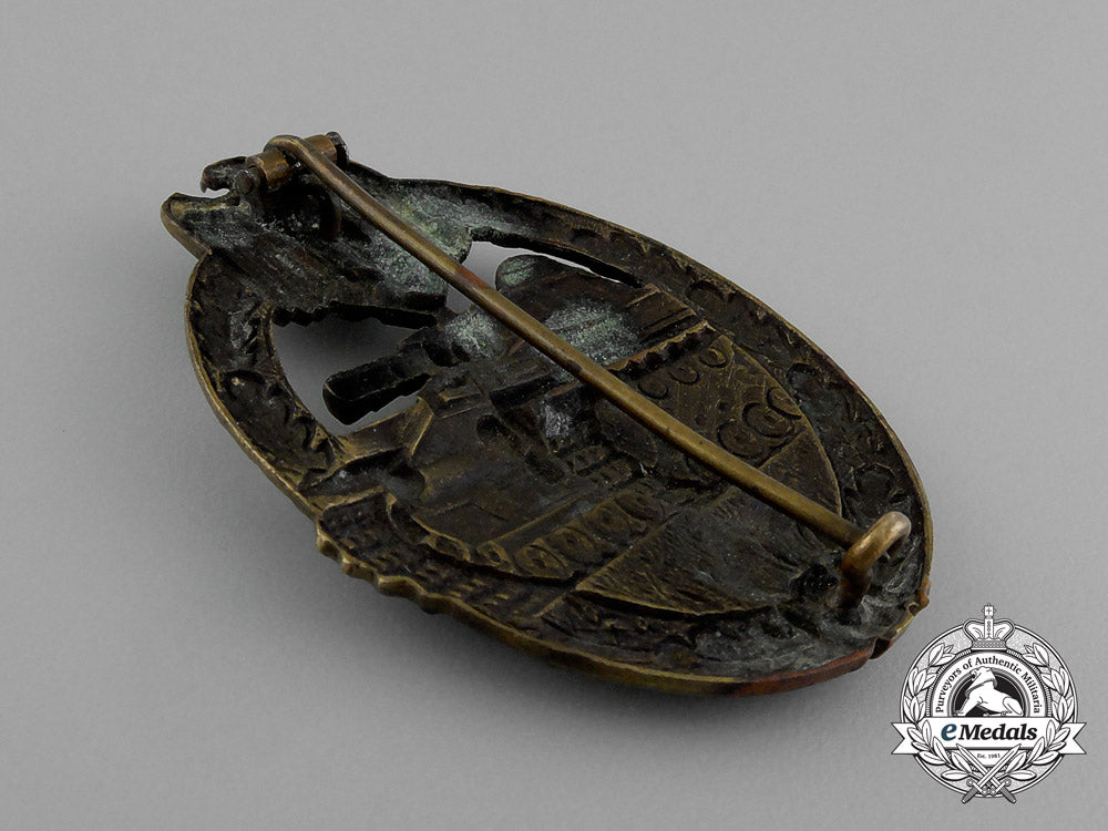 an_early_bronze_grade_tank_badge_in_tombac_e_0978
