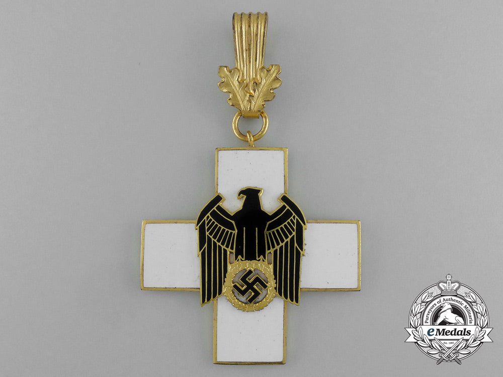 a_first_class_german_social_welfare_decoration._in_its_original_case_of_issue_by_godet&_co_e_1030