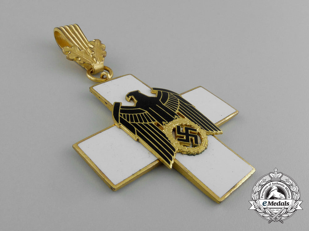 a_first_class_german_social_welfare_decoration._in_its_original_case_of_issue_by_godet&_co_e_1032