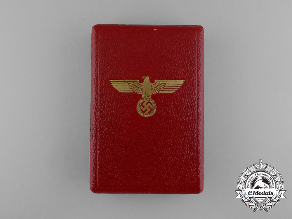 germany._an_eagle_order_silver_medal_with_swords,_by_the_official_viennese_state_mint_e_1055