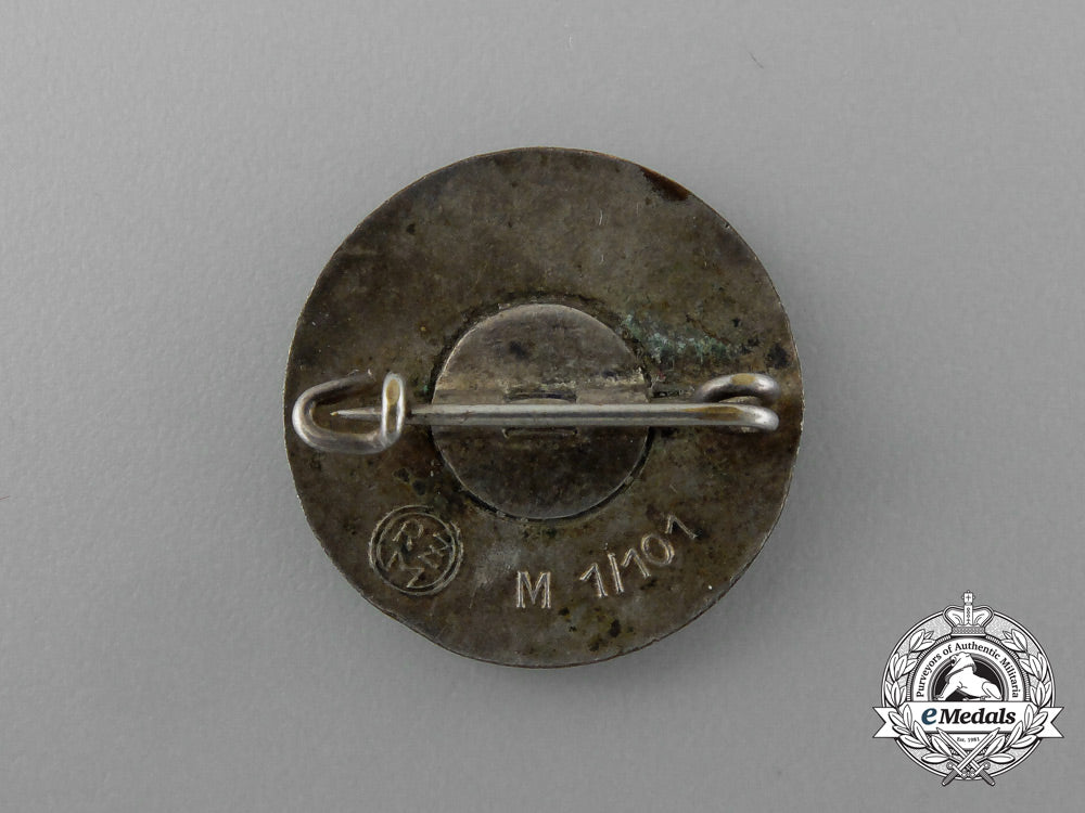 a_nsdap_party_member’s_lapel_badge_by_gustav_brehmer_of_markneukirchen_e_1062