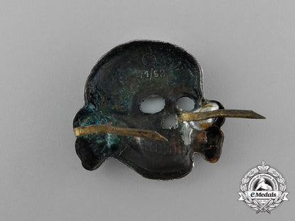 a_second_pattern(1934-1945)_waffen-_ss_visor_skull_by_deschler&_sohn_e_1517